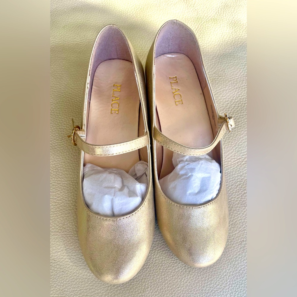 Girls Childrens Place Gold Dress Mary Jane Shoes Size 4 heel 1.5" NWT